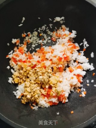 炒饭蛋卷的做法步骤：9