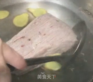 五香牛肉的做法步骤：3