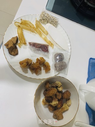 靓汤的做法步骤：1