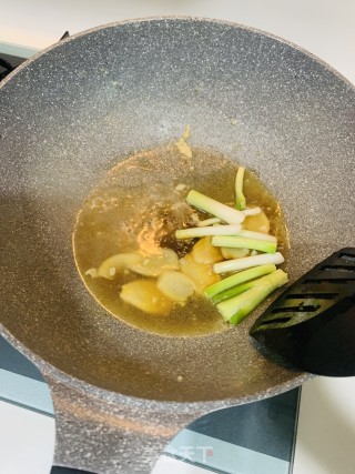 姜葱焗鲈鱼的做法步骤：10