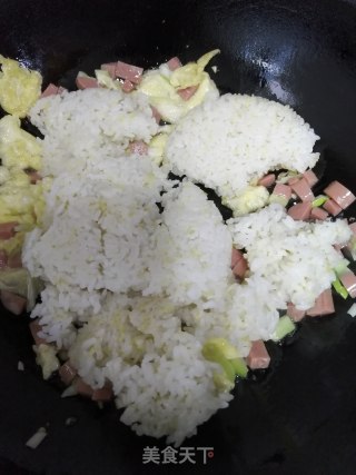 青瓜火腿蛋炒饭的做法步骤：4