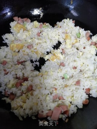 青瓜火腿蛋炒饭的做法步骤：5