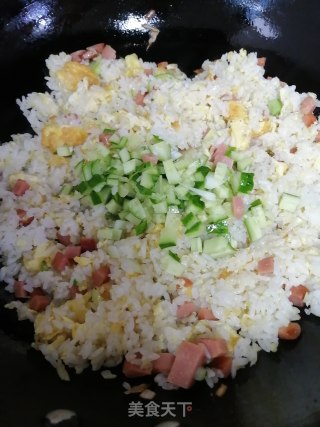 青瓜火腿蛋炒饭的做法步骤：6