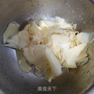 板筋拌瓜片的做法步骤：2