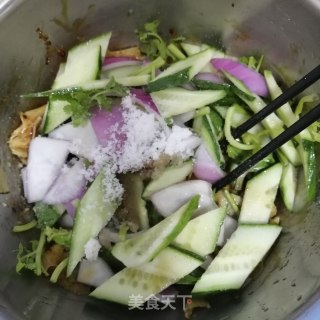 板筋拌瓜片的做法步骤：6
