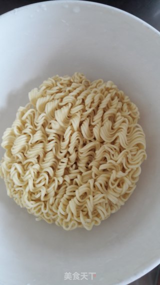 番茄鸡蛋面的做法步骤：2