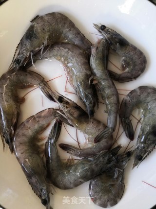 韭菜花炒虾的做法步骤：1