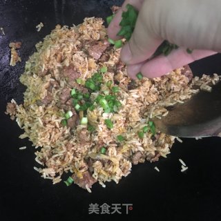 泡菜牛肉炒饭的做法步骤：10