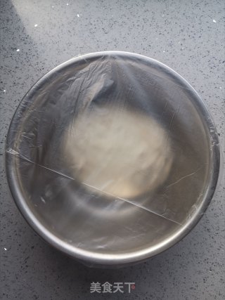 芝麻酱，紫薯花卷的做法步骤：2