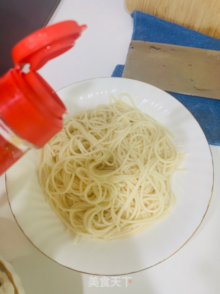 葱油拌面的做法步骤：4