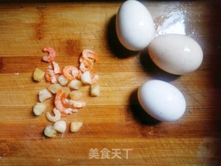 干贝虾仁鸡蛋羹的做法步骤：1