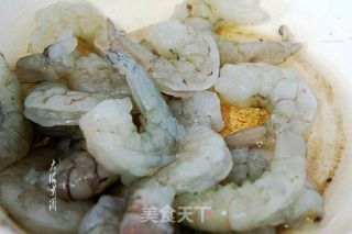 虾仁炒角瓜的做法步骤：2