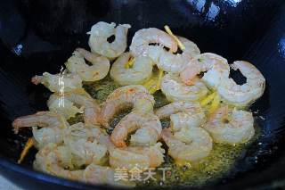虾仁炒角瓜的做法步骤：3