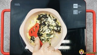 鳕鱼紫菜炒蛋的做法步骤：9
