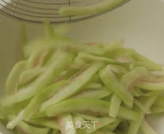 凉拌西瓜皮的做法步骤：4