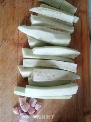 简单好吃的豆瓣酱蒸茄子的做法步骤：2