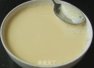 牛奶鸡蛋羹的做法步骤：2