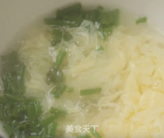 蛋花汤的做法步骤：6