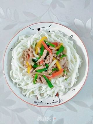 彩椒肉丝拌面的做法步骤：7