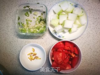 西红柿烧冬瓜的做法步骤：1