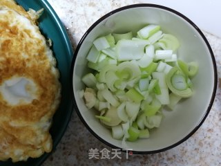 甜辣酱烧荷包蛋的做法步骤：3