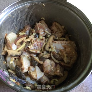 香菇蒸鸡翅的做法步骤：6