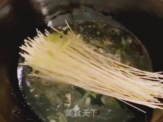 早餐鸡蛋热汤面的做法步骤：3