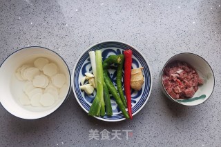 牛肉丝炒山药的做法步骤：1