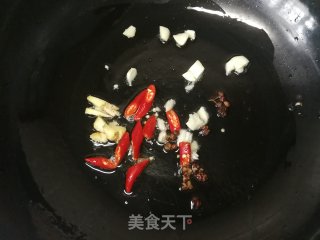 荷兰豆胡萝卜炒年糕的做法步骤：6