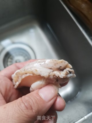 蒜蓉粉丝蒸鲍鱼的做法步骤：1
