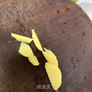 牛骨花生陈皮汤的做法步骤：4