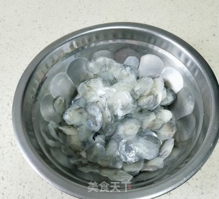 炸鱼鳞的做法步骤：1