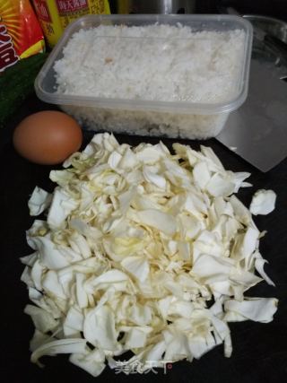栀子花蛋炒饭的做法步骤：2