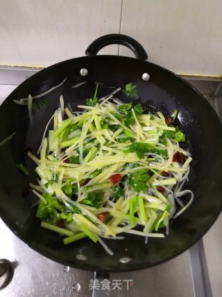 香芹土豆丝的做法步骤：11