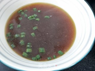 酸汤水饺的做法步骤：6