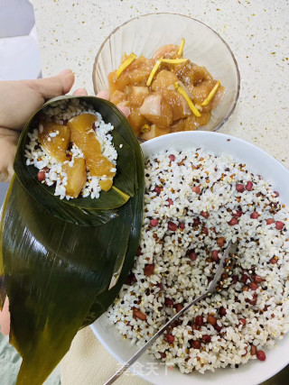黎麦红豆肉粽的做法步骤：1