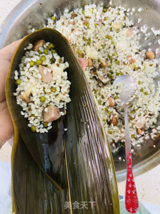 黎麦红豆肉粽的做法步骤：3