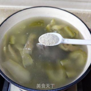 苦瓜酸菜猪骨汤的做法步骤：9