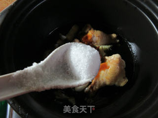 鸡翅根龙虾尾豆腐煲的做法步骤：9