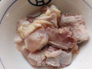 胡萝卜白菌鸡腿汤的做法步骤：4