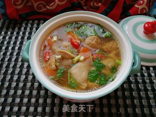 胡萝卜白菌鸡腿汤的做法步骤：16