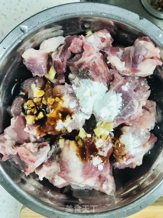 莲子排骨蒸南瓜#蒸菜#的做法步骤：2