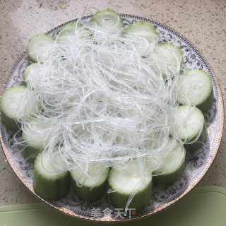 蒜蓉粉丝蒸丝瓜的做法步骤：2