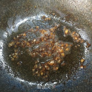 蒜蓉粉丝蒸丝瓜的做法步骤：3