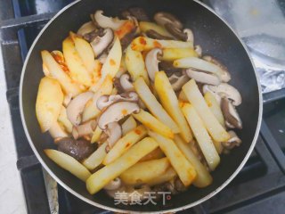 香菇土豆条的做法步骤：6