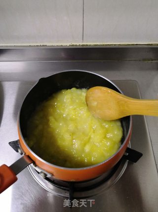 菠萝派的做法步骤：1