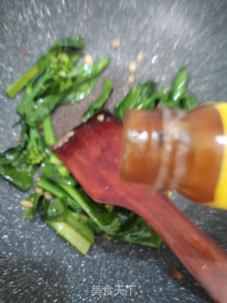 蒜蓉炒芥兰的做法步骤：4