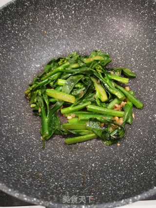 蒜蓉炒芥兰的做法步骤：5