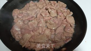 爆炒牛肝的做法步骤：5