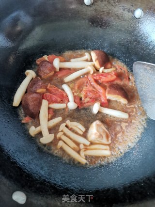 油面筋虾滑番茄汤的做法步骤：5